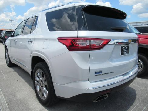 Used 2019 Chevrolet Traverse High Country AWD/4WD image 3
