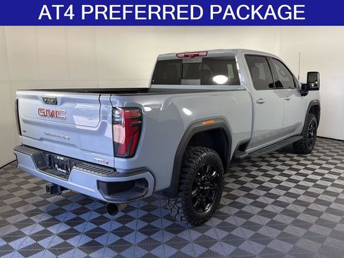 Used 2024 GMC Sierra 2500 AT4 w/ Technology Package AWD/4WD image 5