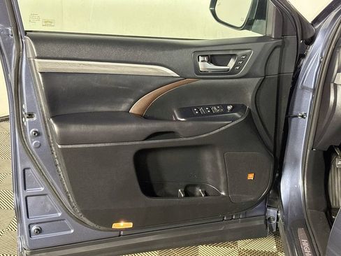 Used 2019 Toyota Highlander Limited AWD/4WD image 10