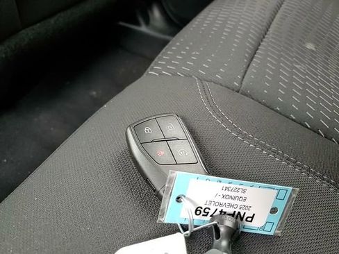 Used 2025 Chevrolet Equinox LT image 26