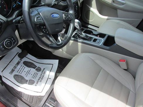 Used 2018 Ford Escape Titanium w/ Ford Safe & Smart Package AWD/4WD image 9