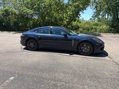 Used 2022 Porsche Panamera 4 E-Hybrid AWD/4WD image 19