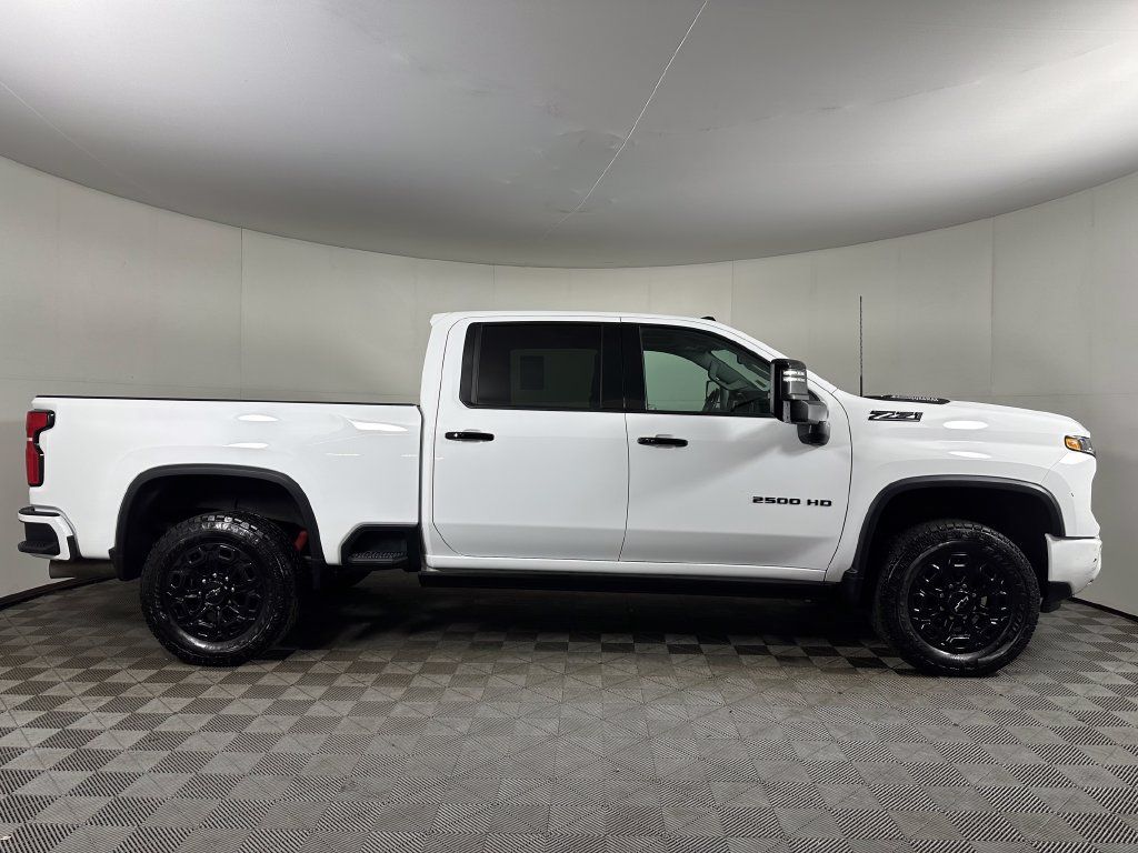 Used 2024 Chevrolet Silverado 2500 LTZ w/ LTZ Plus Package AWD/4WD image 6