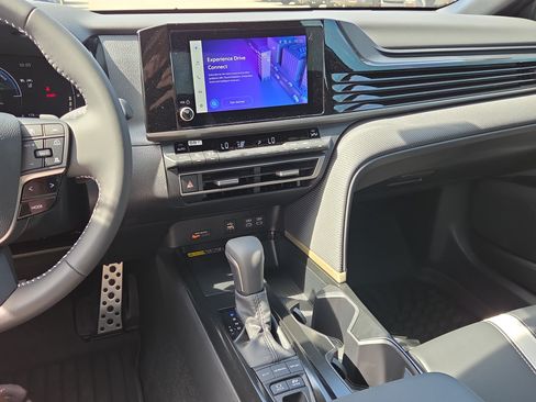 Used 2026 Toyota Camry SE FWD image 24