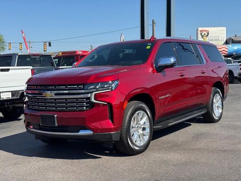 Used 2024 Chevrolet Suburban Premier w/ Premium Package image 7