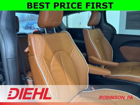 New 2026 Chrysler Pacifica Pinnacle image 14