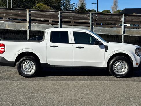 Used 2025 Ford Maverick XL w/ Equipment Group 102A image 3