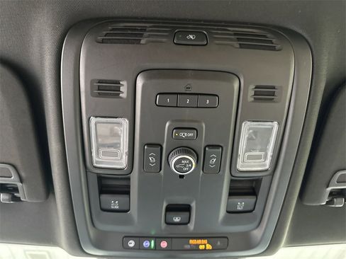 Used 2024 Cadillac Escalade Premium Luxury image 23