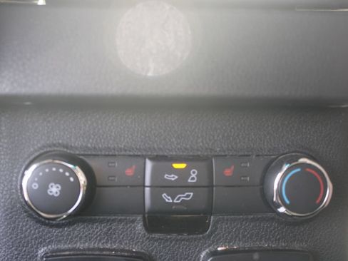 Used 2017 Ford Explorer Limited w/ Equipment Group 301A FWD image 19