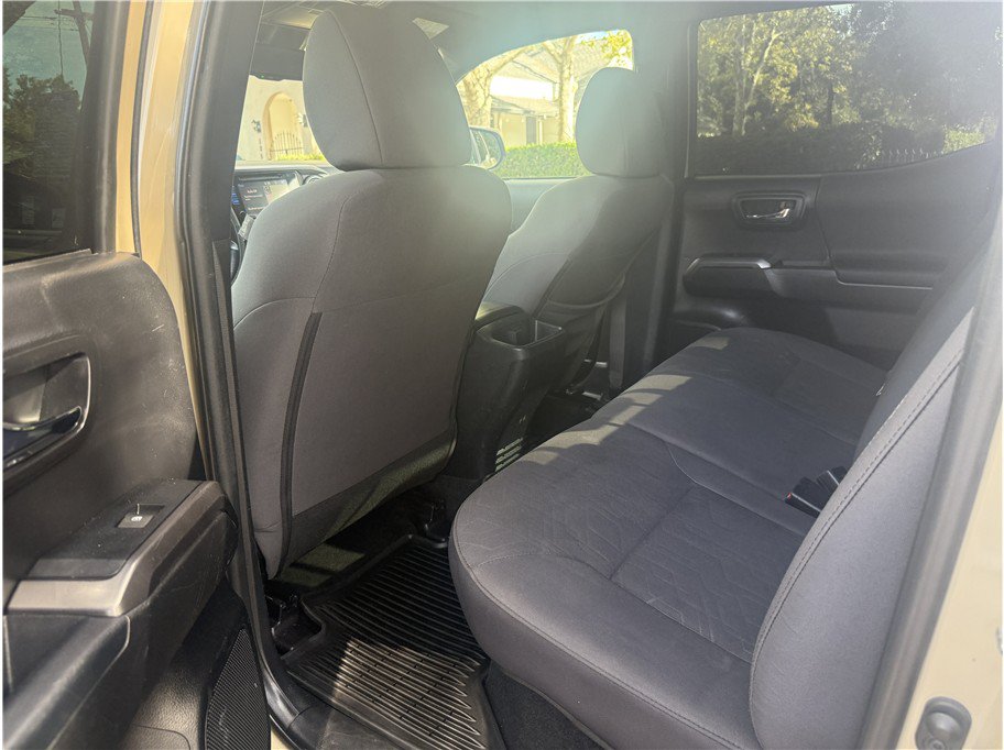Used 2019 Toyota Tacoma TRD Sport w/ Technology Package AWD/4WD image 11