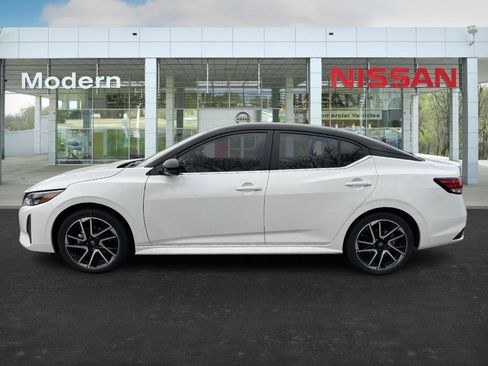 New 2025 Nissan Sentra SR image 2