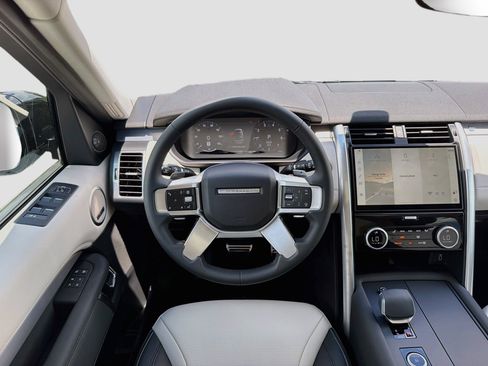 New 2026 Land Rover Discovery Limited Edition AWD/4WD image 18