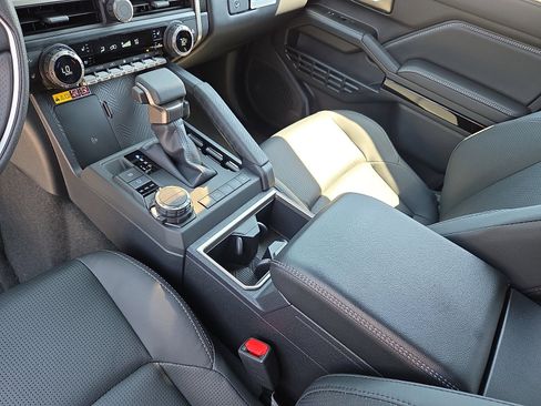 New 2026 Toyota 4Runner Limited AWD/4WD image 15