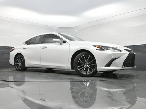Used 2023 Lexus ES 350 w/ Premium Package FWD image 24