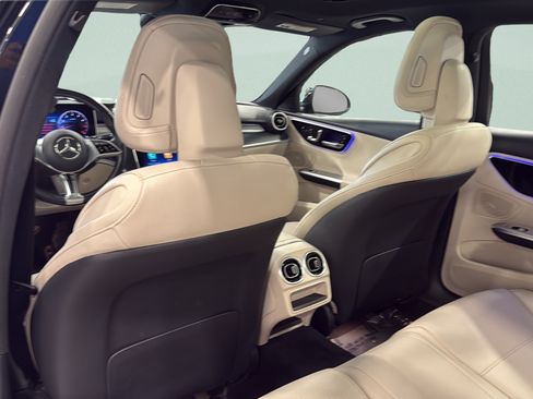 Certified 2025 Mercedes-Benz C 300 Sedan image 20