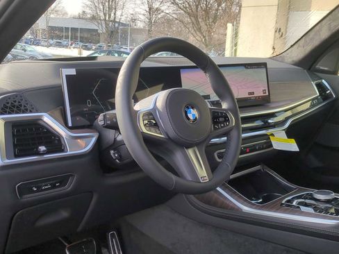 Used 2026 BMW X7 xDrive40i w/ M Sport Package image 10