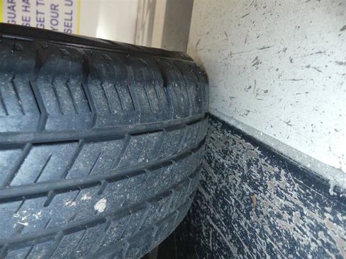 Used 2022 Toyota Prius LE image 32