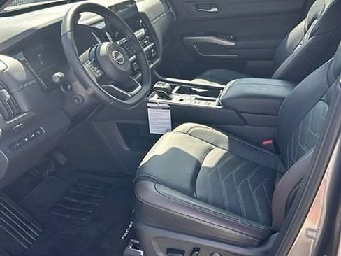 Certified 2025 Nissan Pathfinder Platinum w/ Cargo Package FWD image 15