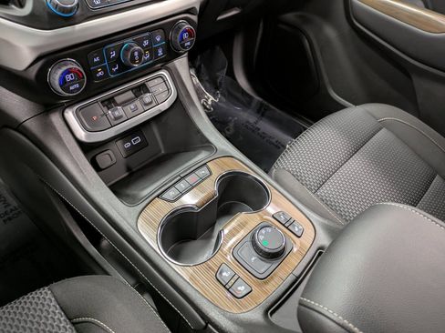 Used 2023 GMC Acadia SLE w/ Driver Convenience Package image 14