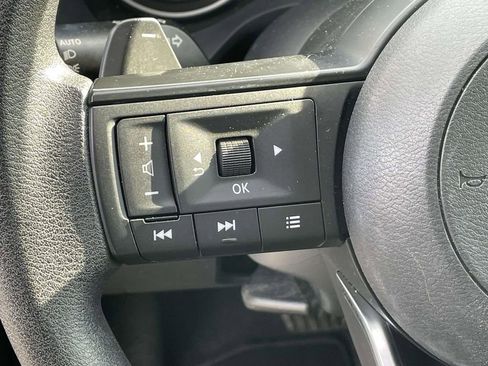 Used 2023 Nissan Rogue S image 18