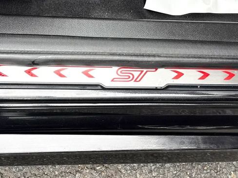 Used 2014 Ford Focus ST w/ Equipment Group 202A FWD image 38