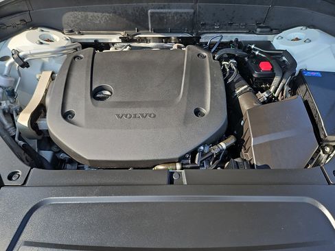 Certified 2023 Volvo XC90 B6 Plus w/ Protection Package AWD/4WD image 28