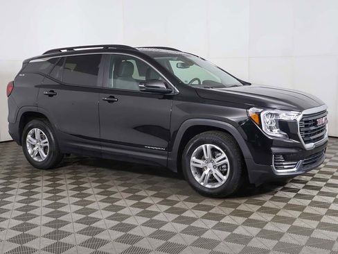 Used 2024 GMC Terrain SLE w/ Driver Convenience Package FWD image 14