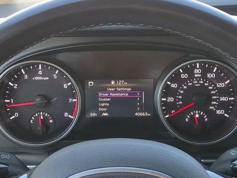 Used 2024 Kia Carnival LX image 31