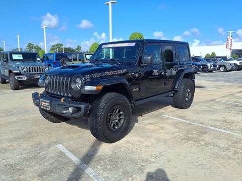 Used 2022 Jeep Wrangler Unlimited Rubicon w/ Xtreme Recon 35" Tire Package AWD/4WD image 3