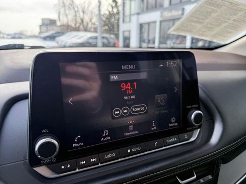 Used 2022 Nissan Rogue SV image 22