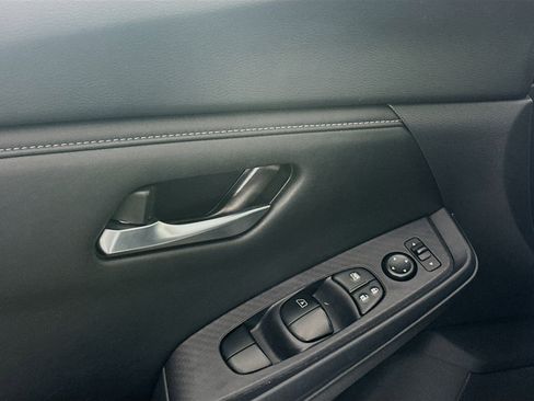 Used 2024 Nissan Sentra SV image 15