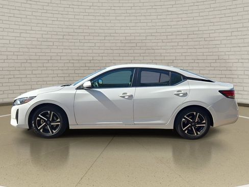 Used 2024 Nissan Sentra SV image 8