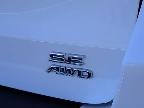 Certified 2019 Toyota Sienna SE Premium image 9