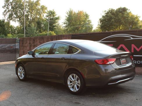Used 2016 Chrysler 200 Limited image 3