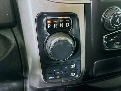 Used 2019 RAM 1500 Classic SLT w/ Luxury Group image 22