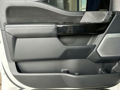 Used 2023 Ford F150 Lightning Platinum AWD/4WD image 21