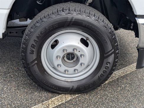 Used 2024 Ford F350 XLT image 10