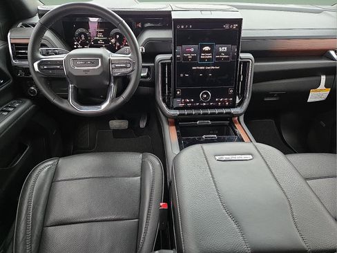 Used 2025 GMC Yukon Denali AWD/4WD image 12