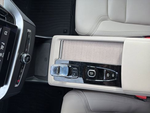 New 2026 Volvo XC90 B6 Core w/ Protection Package Premier AWD/4WD image 47