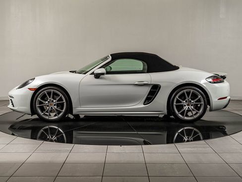Certified 2019 Porsche 718 Boxster image 2