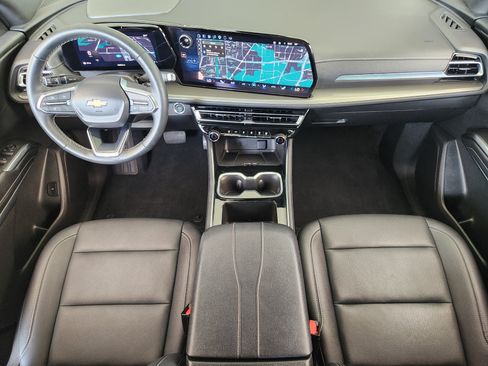 Certified 2025 Chevrolet Traverse LT FWD image 27