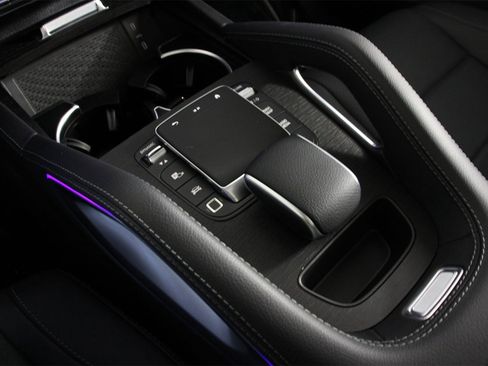 Used 2025 Mercedes-Benz GLE 450e 4MATIC image 18