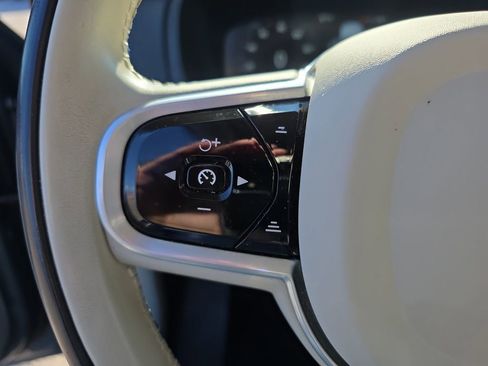 Used 2021 Volvo XC90 T6 Momentum w/ Advanced Package image 26