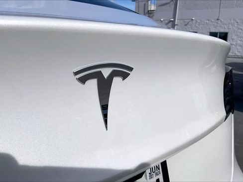 Used 2023 Tesla Model 3 Standard Range RWD image 7