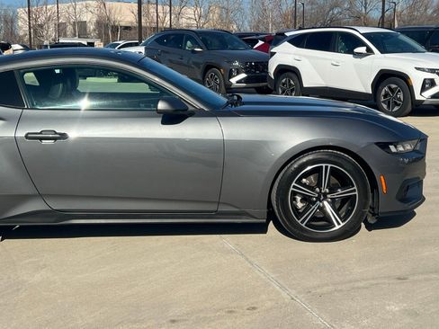 Used 2024 Ford Mustang Premium image 7