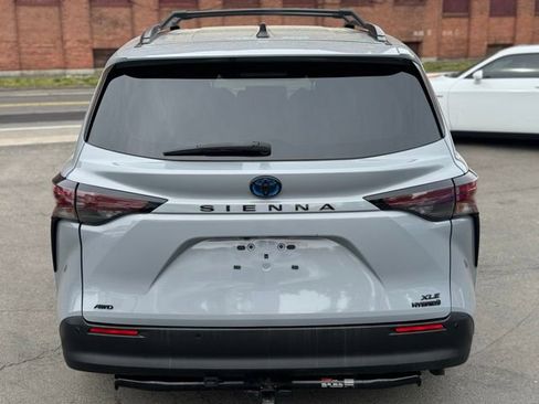 Used 2023 Toyota Sienna XLE Woodland Edition AWD/4WD image 6