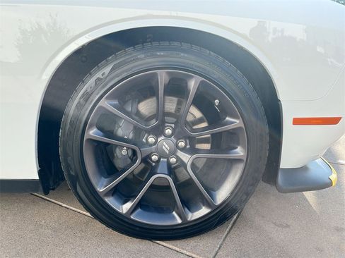 Used 2022 Dodge Challenger R/T Scat Pack w/ Scat Pack Stripe image 9