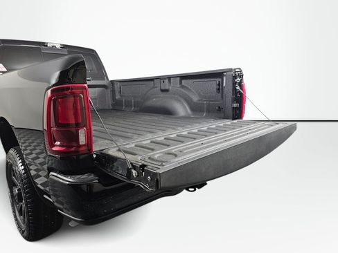New 2026 RAM 2500 Laramie AWD/4WD image 16