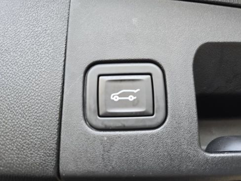 Used 2021 Cadillac XT5 Premium Luxury AWD/4WD image 16