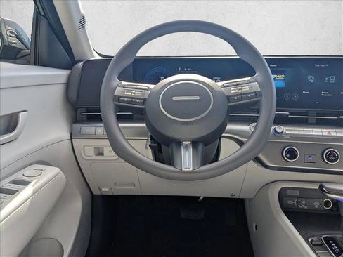 New 2026 Hyundai Kona SE image 12
